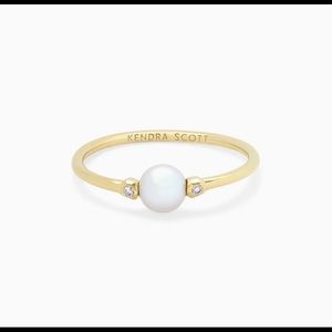 Kendra Scott ‘Cathleen 14k Yellow Gold Band in Pearl’